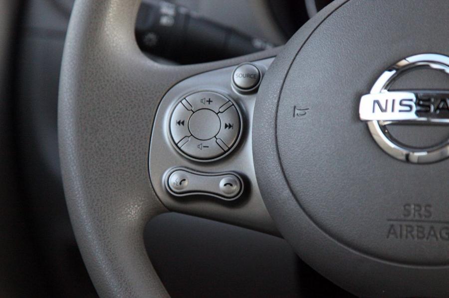  Nissan Versa 2012 года  (фото 23 из 111)